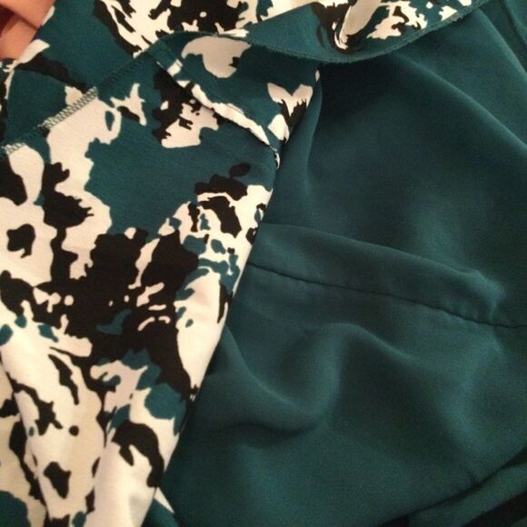 NWOT Banana Republic L Open Back Forest Green Top - Picture 7 of 8